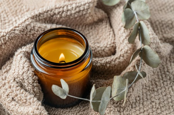 Bougie parfumée artisanale : une touche d'élégance provençale
